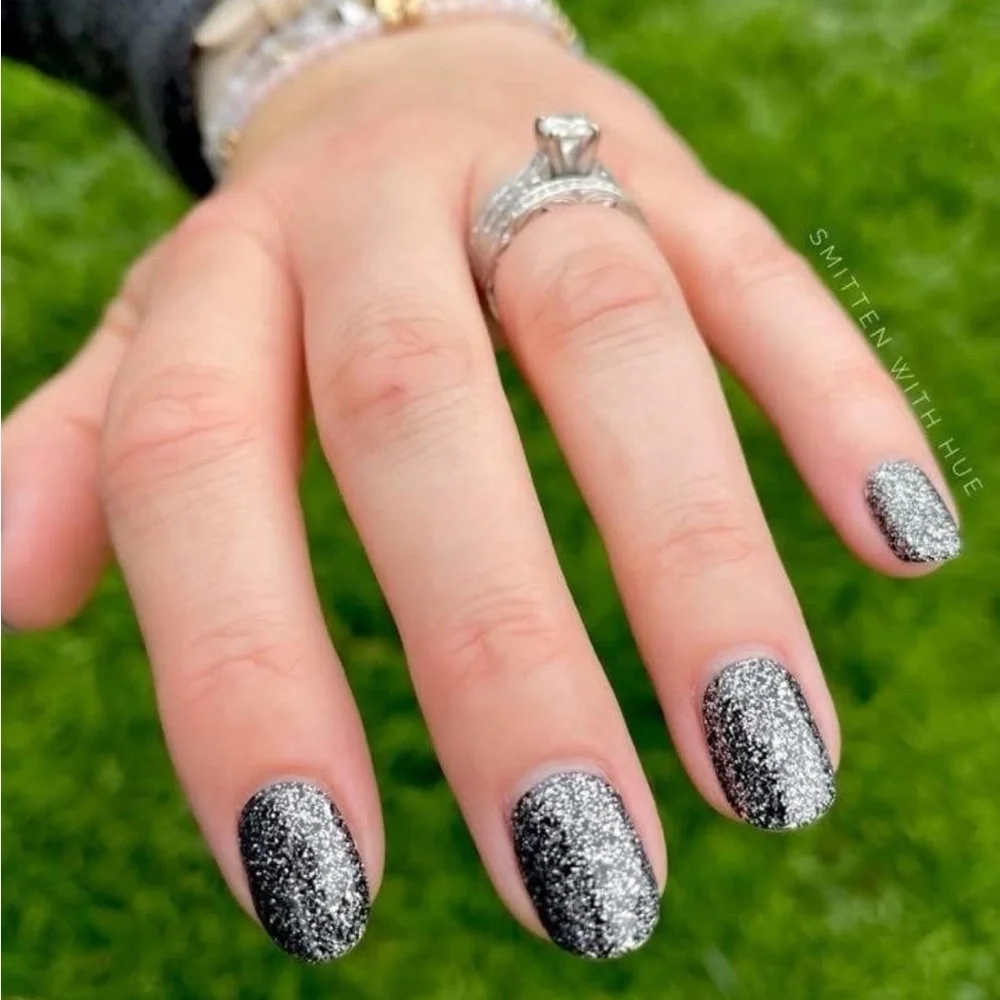 *Retired* Color Street: Mind Matters | Dark Gray Silver Glitter Winter Fall - Picture 1 of 16